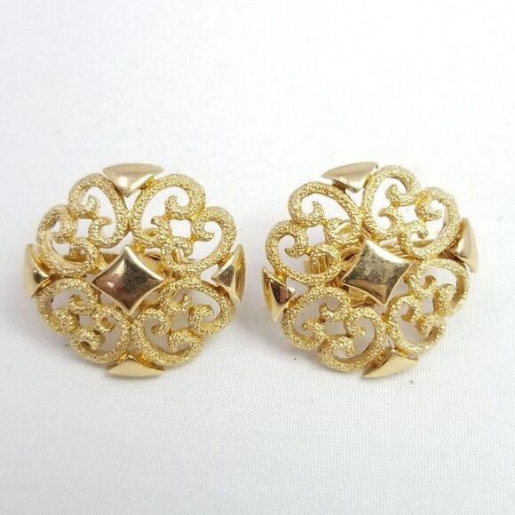 Vintage Avon Gold Tone Scroll Design Clip On Earrings, 80s Style, Signed, Estate - Picture 6 of 7